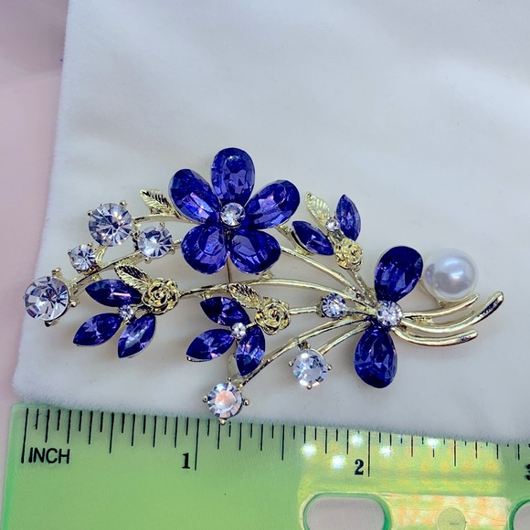 Purple Rhinestone Crystals Flower Bouquet Brooch - Picture 3 of 3